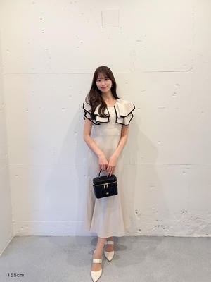 ラッフル襟マーメイドワンピース
